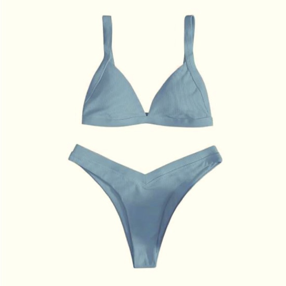 Really cute blue bikini never worn